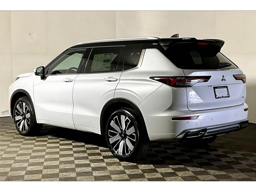 2025 Mitsubishi Outlander SEL