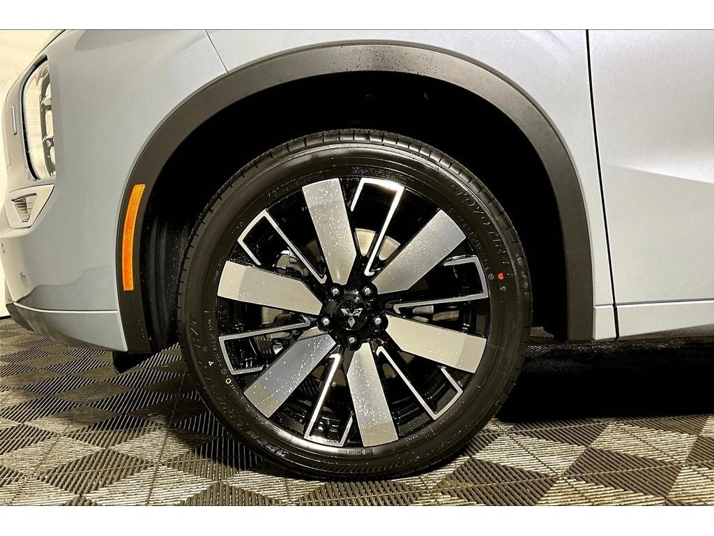 2025 Mitsubishi Outlander SEL