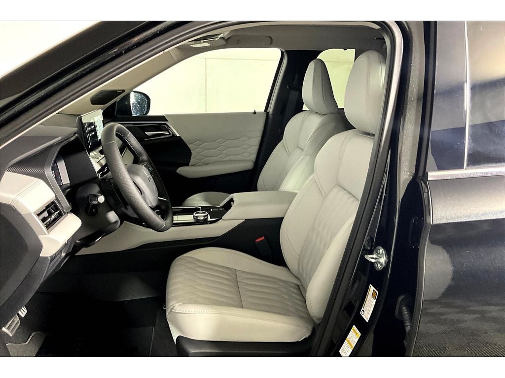 2025 Mitsubishi Outlander Platinum Edition