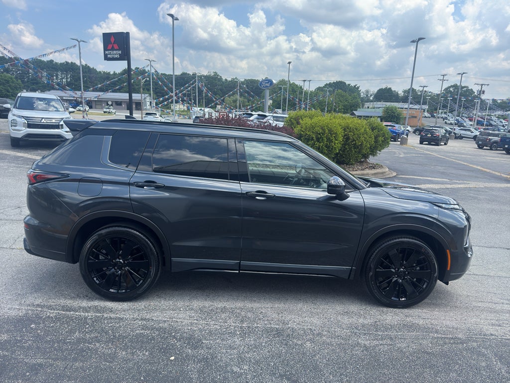 2026 Mitsubishi Outlander Black Edition