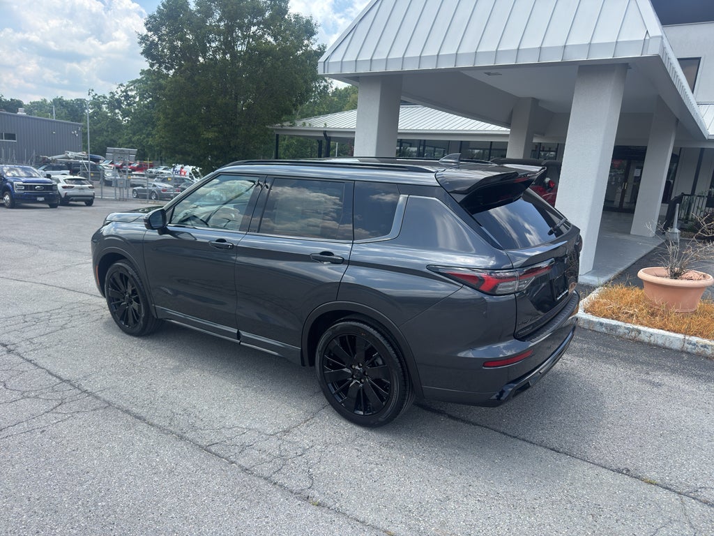 2026 Mitsubishi Outlander Black Edition