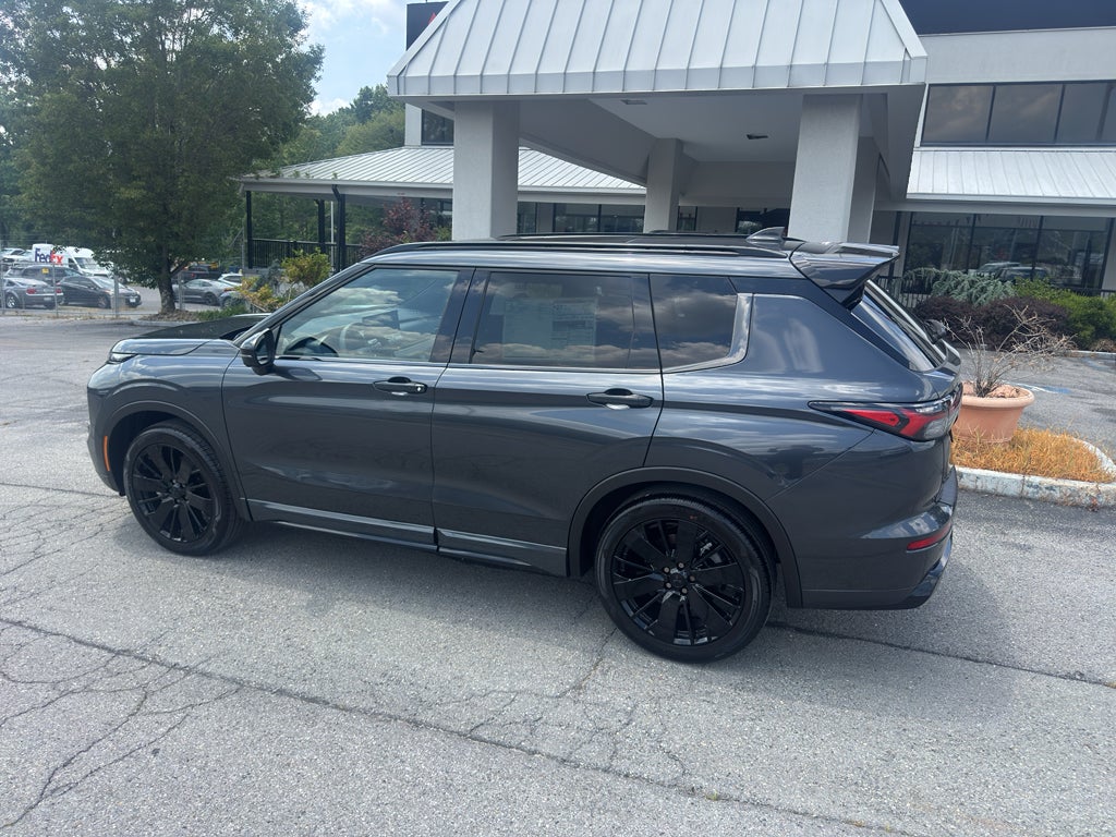 2026 Mitsubishi Outlander Black Edition
