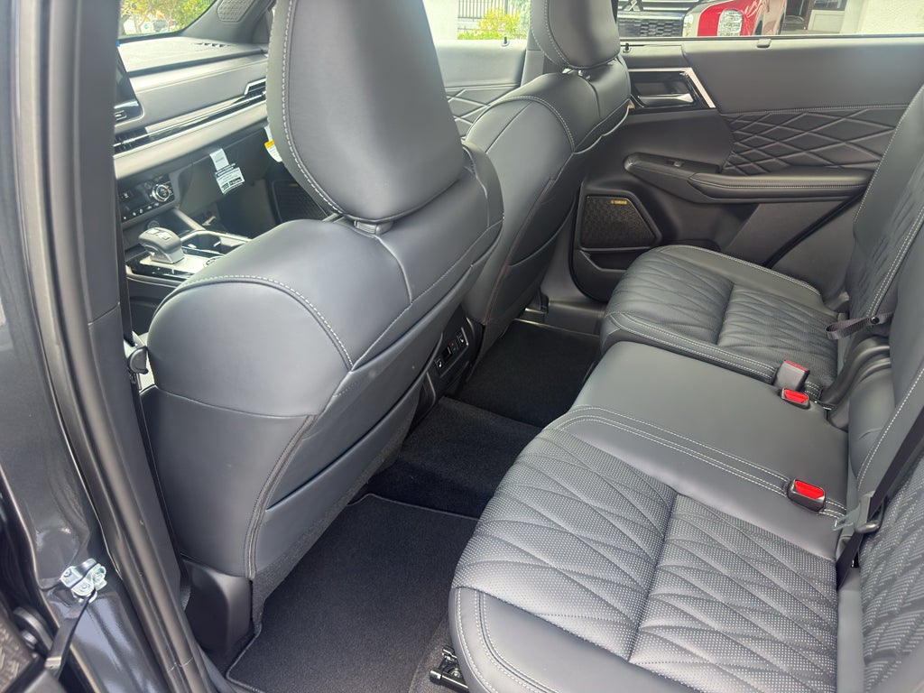 2026 Mitsubishi Outlander Black Edition