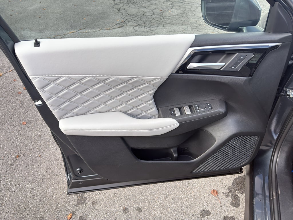 2025 Mitsubishi Outlander PHEV SEL