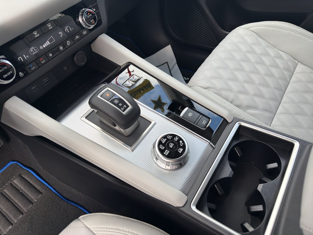 2025 Mitsubishi Outlander PHEV SEL